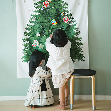 Amazon.co.jp:dhiuebcクリスマスツリー タペストリー クリスマス 壁飾り おしゃれ 北欧 シンプル クリスマス飾り クリスマスプレゼント壁掛け 階段 玄関 飾りクリスマスツリー 95*73cm タペストリー かわいい カラー 多用途 リビング タペストリー : ホーム＆キッチン