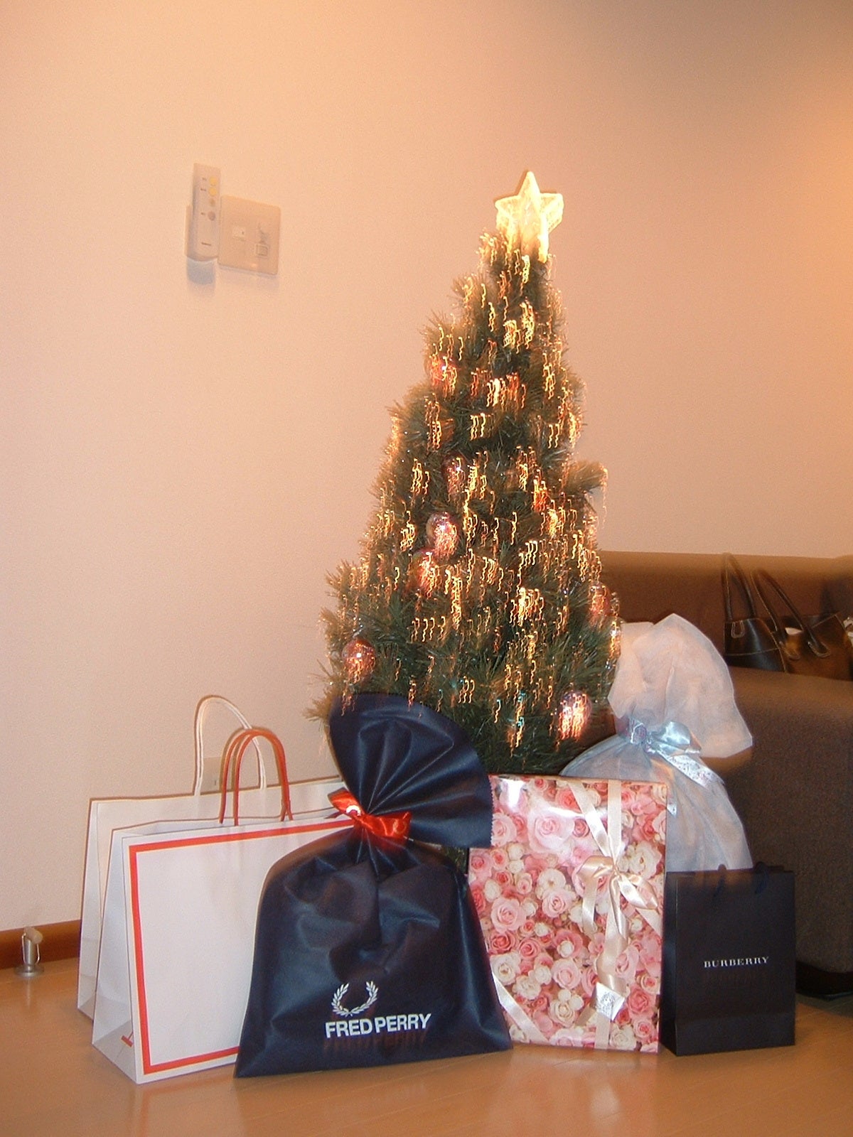 クリスマスツリーの下のおすすめ商品とおしゃれな実例RoomClip ルームクリップ