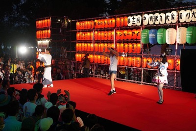 相川七瀬先日、第13回中野駅前大盆踊り大会 にお邪魔してきました😊🏮北海道公演のあとで体調が不安定で心配していましたが、奥の方までぎっしりのオーディエンスの皆様に歓声で支えてもらいました！！とても盛り上がりパワーもらいました！！ありがとうございました