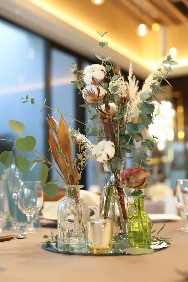 結婚式の装花の費用相場。挙式、披露宴、高砂、テーブルなど各装花の各相場