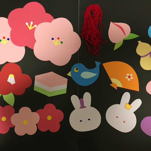 キットつるし雛 リース 飾り 手作り キット 設計図付 石川紙業 お雛様 ひな人形 美濃和紙 ひなまつり 桃の節句 手芸 工作 教室 文化 教育図工 体験 家族 レクリエーション イベント 介護施設 簡単 老人 高齢者 コンパクト 玄関飾り 贈り物 プレゼント おひなさま