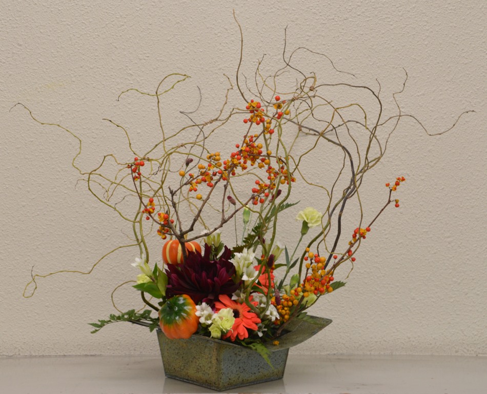 10 1～10 31到着 遊び心あふれるアイコニックなデザイン トリックオアトリート ハロウィンアレンジメントS青山フラワーマーケット花束・ギフトのオンラインショップ