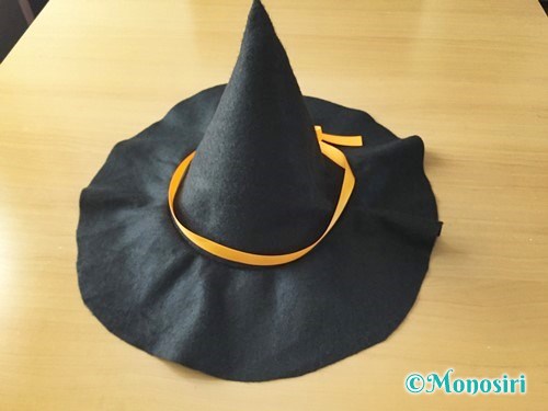 可愛い手作りハロウィンの帽子の作り方。画用紙一枚で超簡単！ほいくびより