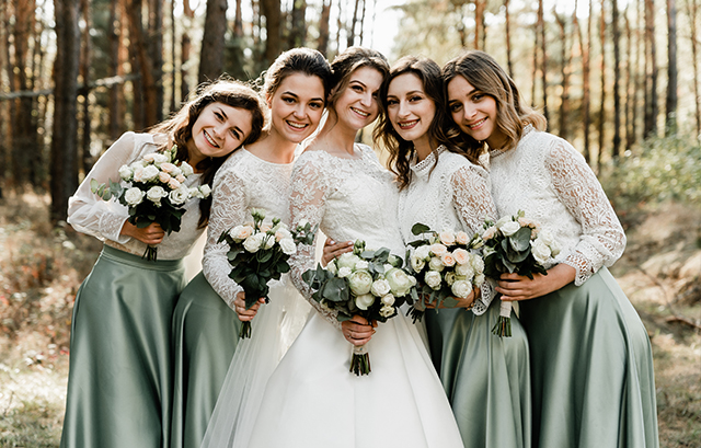 ブライズメイド・アッシャーは何をする？結婚式進行例から依頼の仕方、衣裳まで完全ガイド結婚ラジオ結婚スタイルマガジン