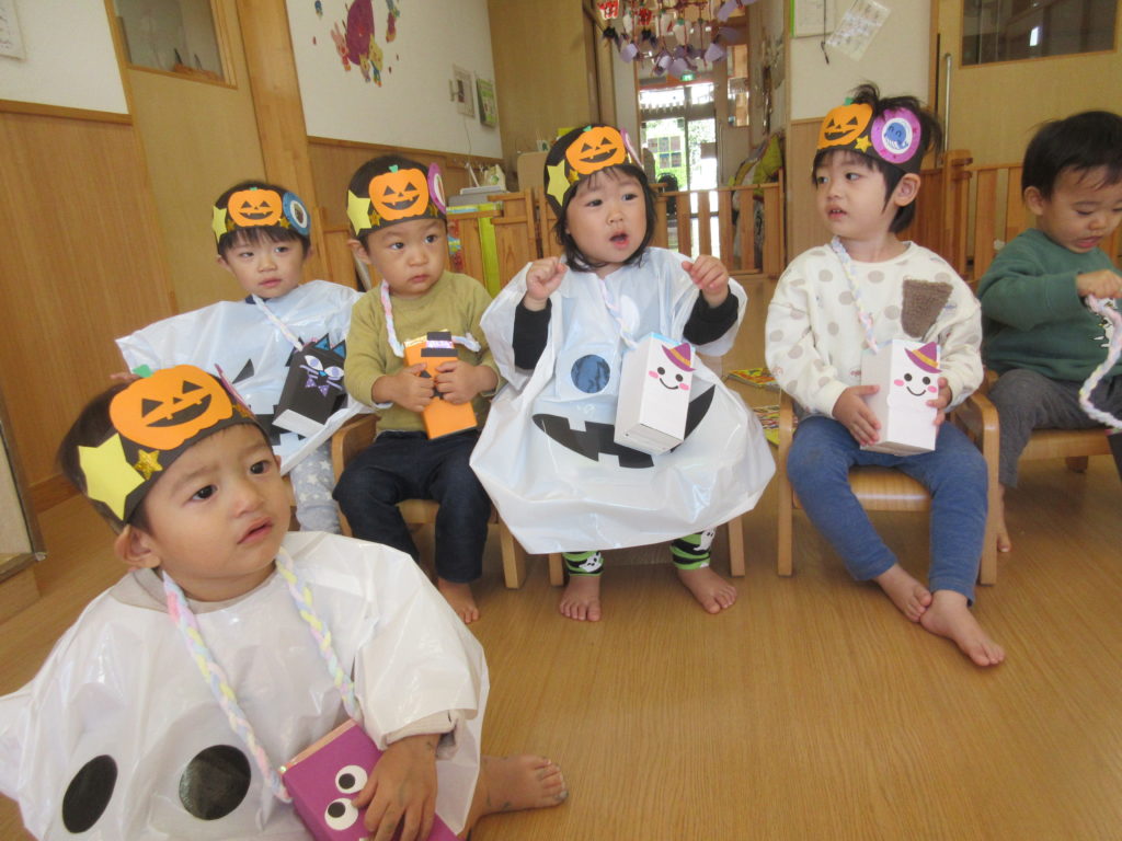 トリックオアトリート！アンパンマンの仮装で片山公園へ - くじら保育園 豊津東園