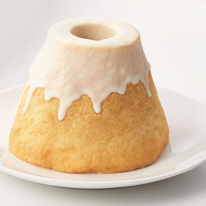 おふたりのファーストバイトは バームクーヘン かぶりつきバイト🎂✨ お二人が粉砂糖を振って完成させたバームクーヘンに息を合わせてガブリっ🫶 とても可愛らしいセレモニーになりました ゲスト様もたくさん写真を撮って大盛り上がりでしたっ