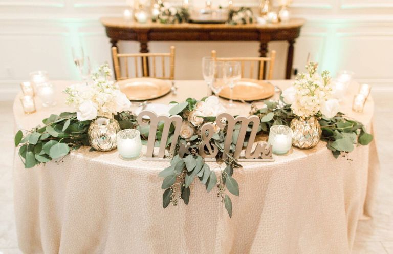 ベーシックな結婚式のテーマカラーをご紹介♪あなたの好きな色を見つけよう美花嫁図鑑farny ファーニー お洒落で可愛い花嫁レポが満載！byプラコレ