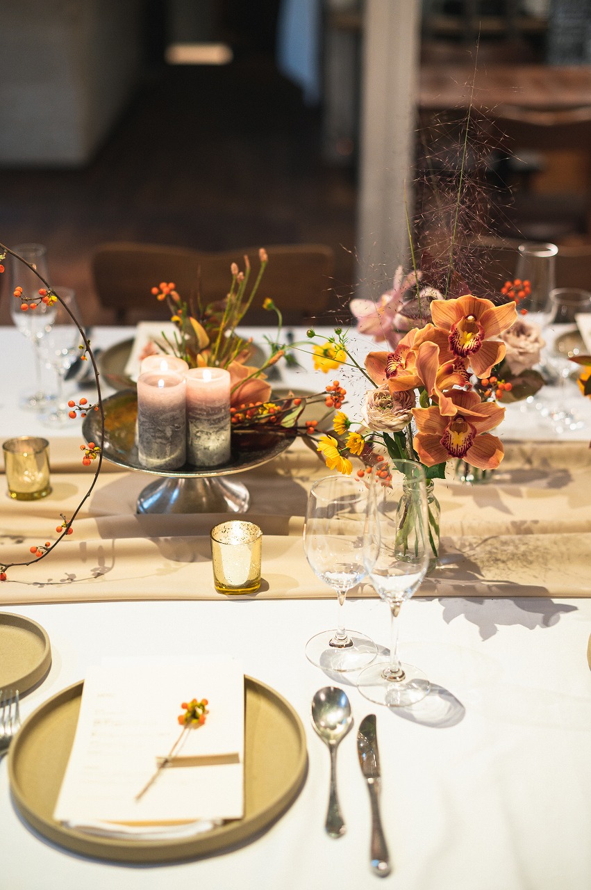 結婚式のテーブルナプキンの定番デルタ折りの置き方