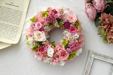 楽天市場 ドライフラワー リース 母の日 プレゼント 誕生日 お祝い 結婚祝い 開店祝い 新築祝い 「リースS淡イエロー」 インテリア フラワーリース人気 おしゃれ ナチュラル 人気 お花 ギフト 壁飾り : 蓼科プランツ 楽天市場店