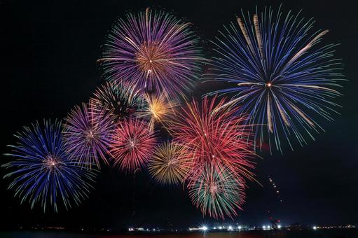 おしゃれセミリアルでかわいい夏祭りイラスト・フリー素材なら「シンテリ」