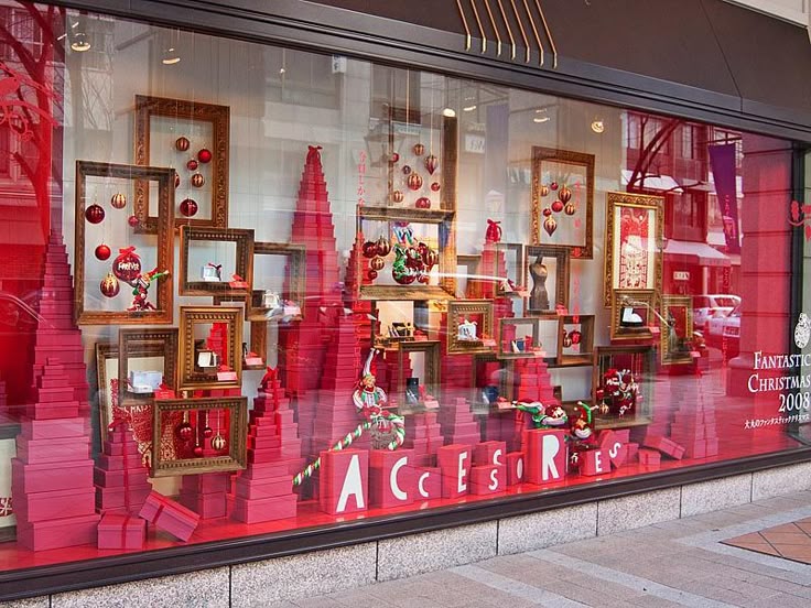 クリスマス気分満載！ショーウィンドウのあれこれ - イギリス ストックポート日報EnglandDaily Stockport