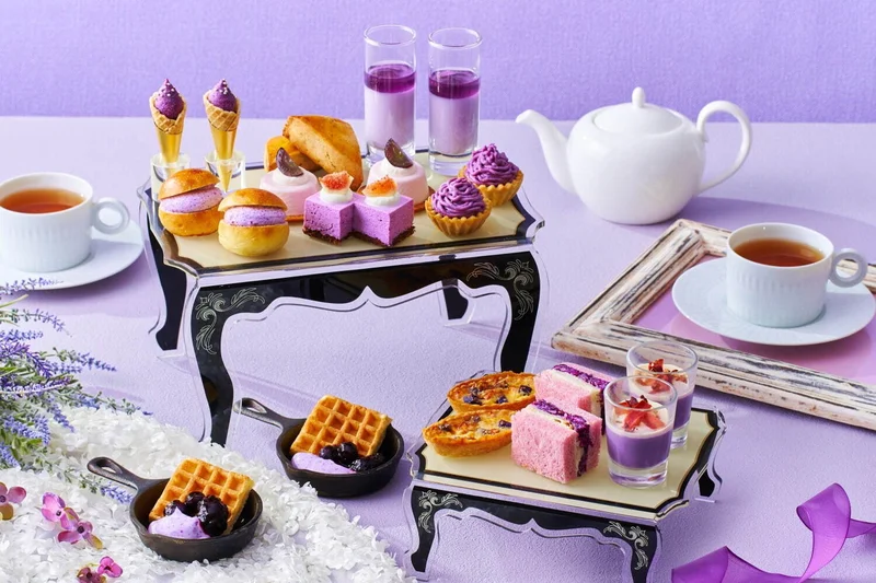 幸せを呼ぶ”「サムシングブルー・アフタヌーンティー」東京で、パール＆ティアラ着想の青色スイーツ - ファッションプレス