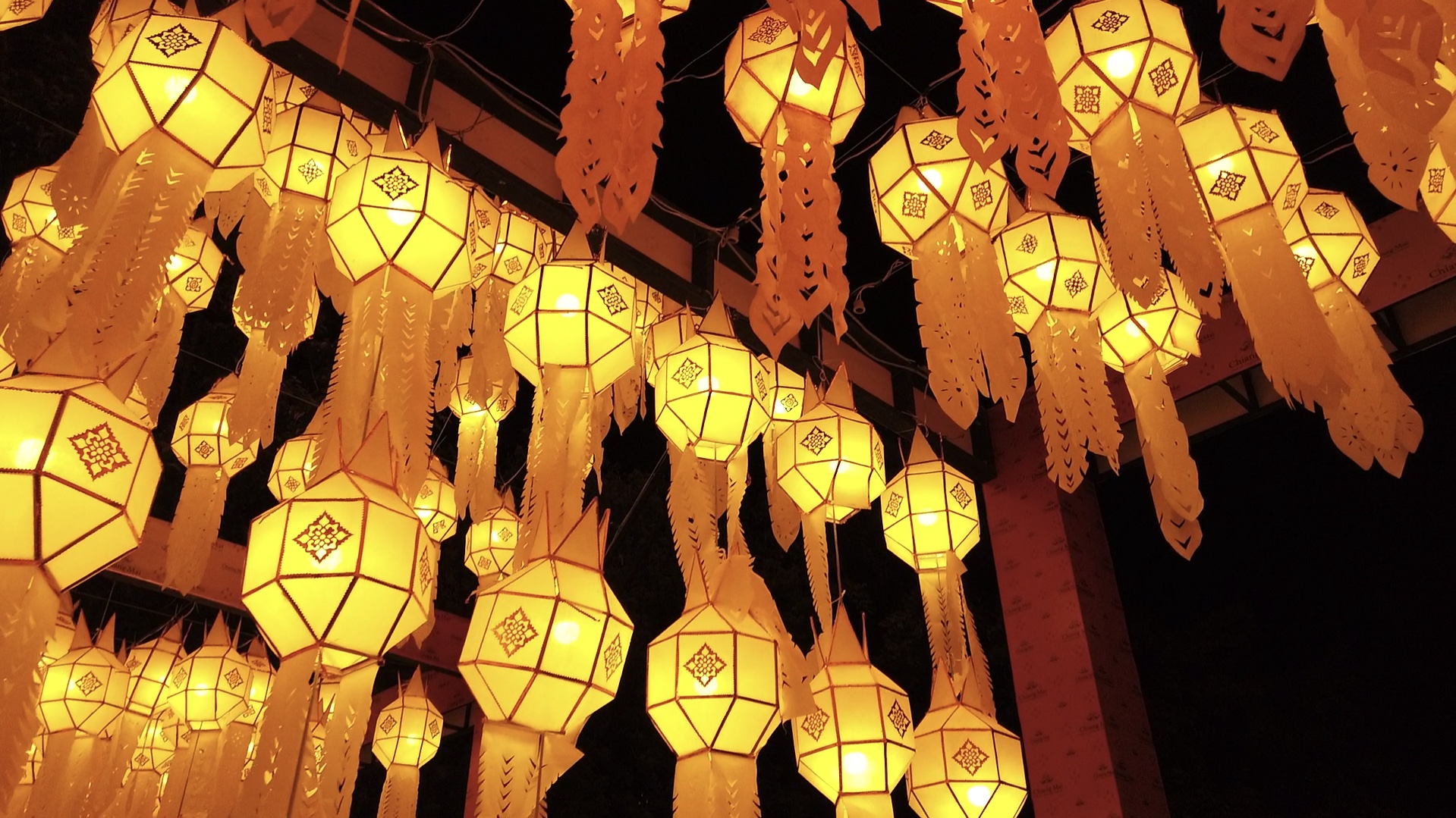 英会話もランタンのお祭りで楽しく学ぼう♪ - 英会話ワールドフレンズ