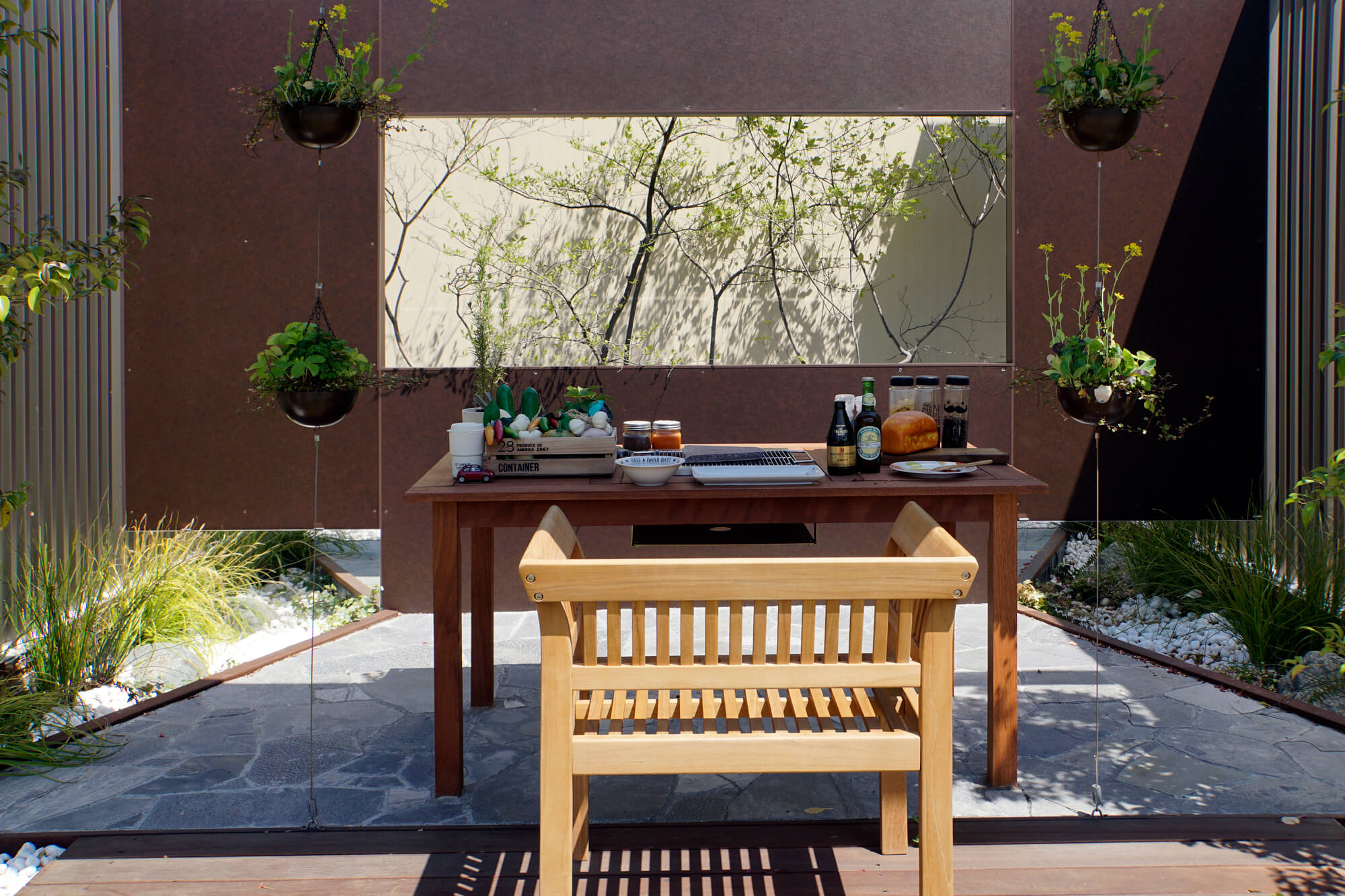 お庭でバーベキュー – カズマデザイン外構・庭づくりとグラフィックのアトリエ