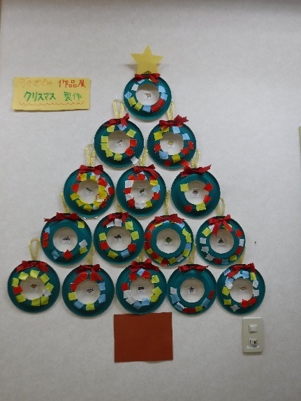 クリスマス製作 0 歳児 リースTikTok