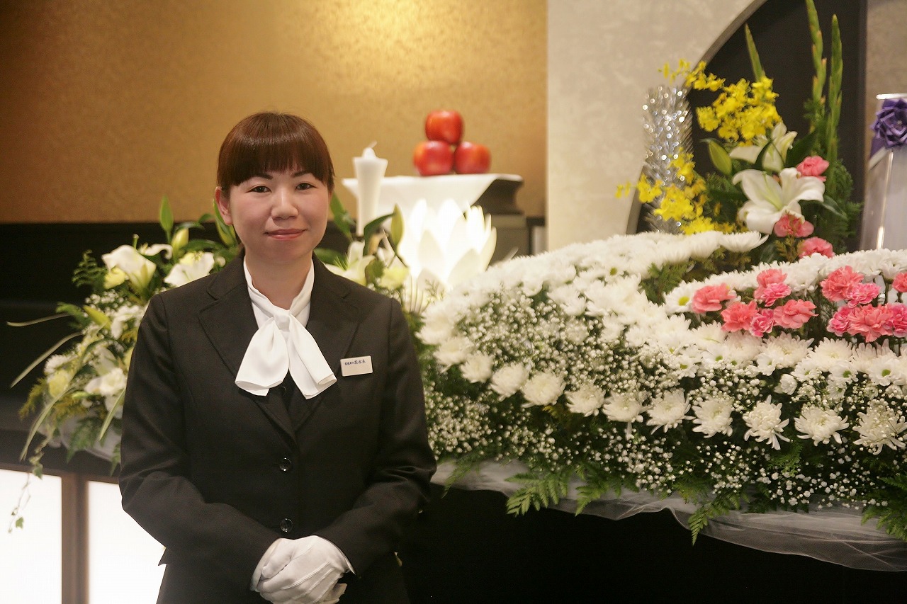 葬儀で提灯は何のために使うの？お盆で使用する提灯との違い葬儀・葬式・家族葬の 葬儀コンシェル