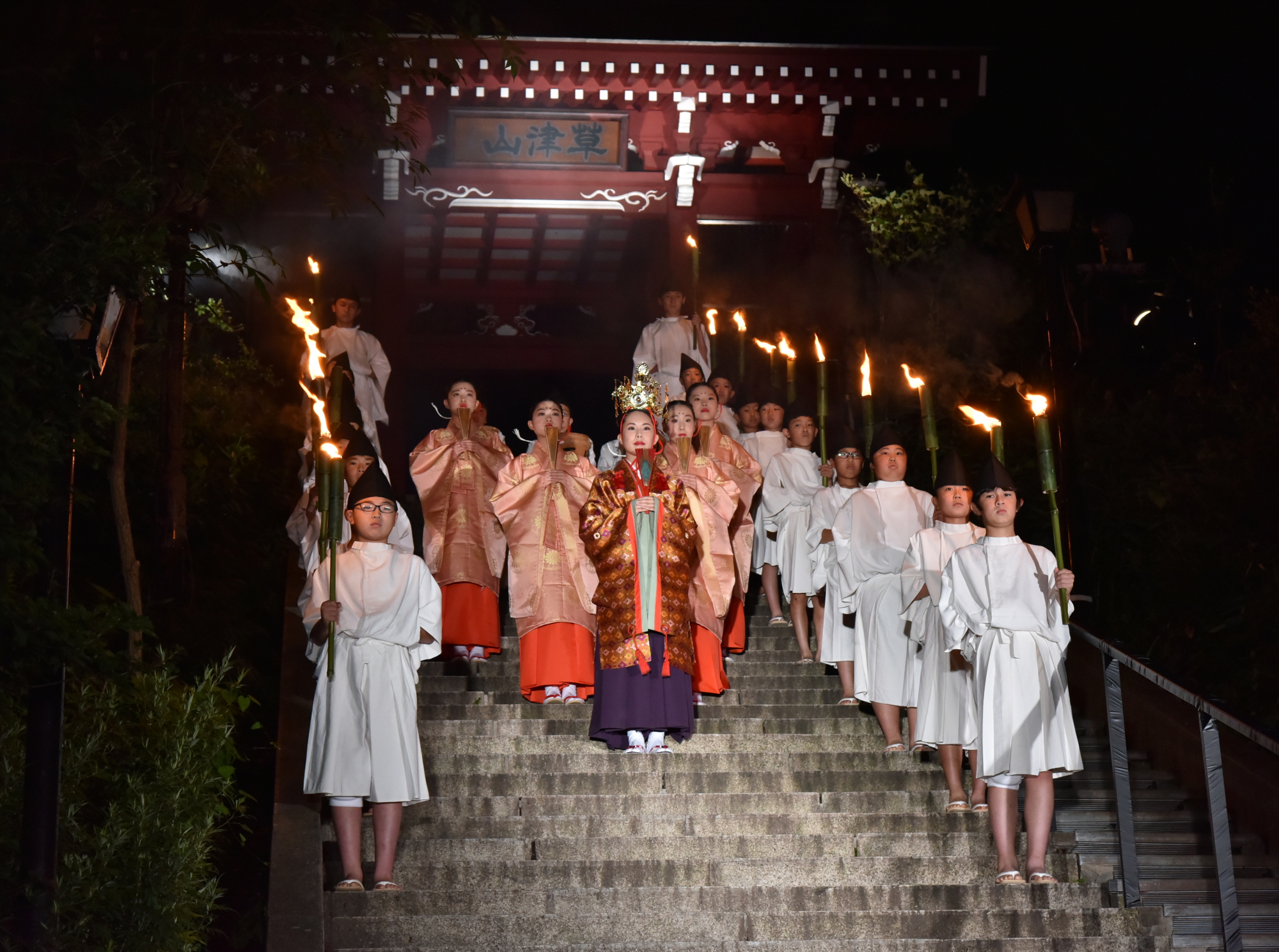 草津温泉感謝祭が凄い！温泉女神昇天の演出が感動的で涙を誘う群馬県トラベルjp 旅行ガイド