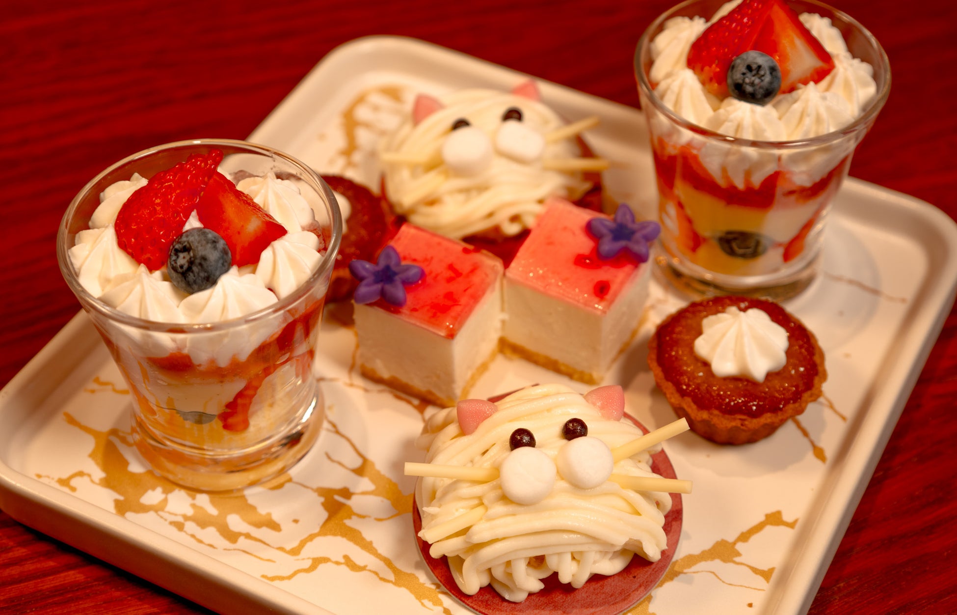 スタジオツアー東京『ハリー・ポッター』“闇の魔術”着想のハロウィン限定メニュー、アフタヌーンティーも - ファッションプレス