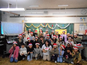 クリスマスパーティーの企画10選！大人から子供まで楽しめるクリスマスイベントアイディア例│会場ベストサーチジャーナル