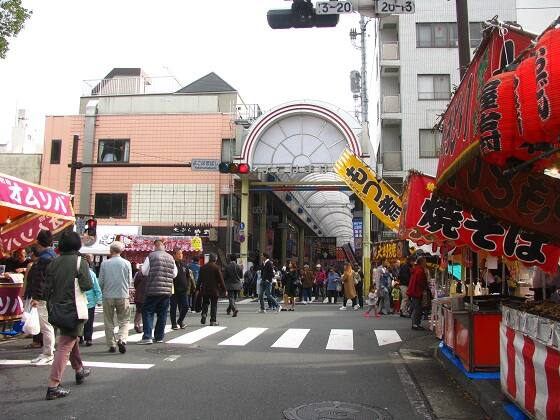 Web限定記事酉の市 横浜橋通商店街で熊手販売 急きょ１店舗で南区タウンニュース