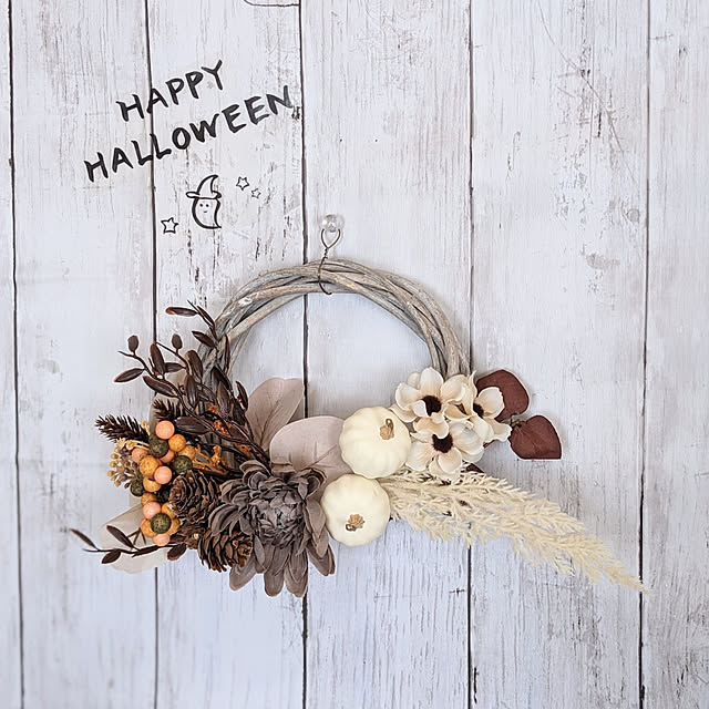 100均素材でハロウィン飾りのリースをおしゃれに作るコツを紹介