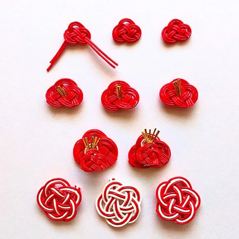 結婚式やお葬式の際に使用する水引。結び目や色、本数の意味やシーン別の選び方について解説！Youki StyleMagazine 容器スタイルマガジン