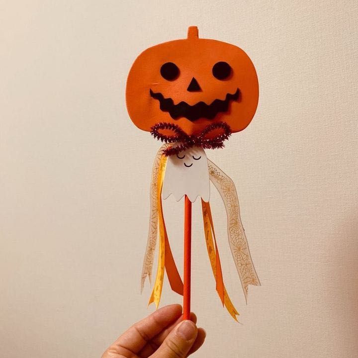 魔法少女のステッキ』が作れるよ！ 遊べるだけじゃなくお菓子も入ってるからプレゼントにいいでしょ？ 全部の部品に両面テープが貼ってある、めちゃかんたんな『ハンドメイドキット』もあるのでキットで作ってみたいかたはご連絡くださいね〜簡単diyキャンディブーケ