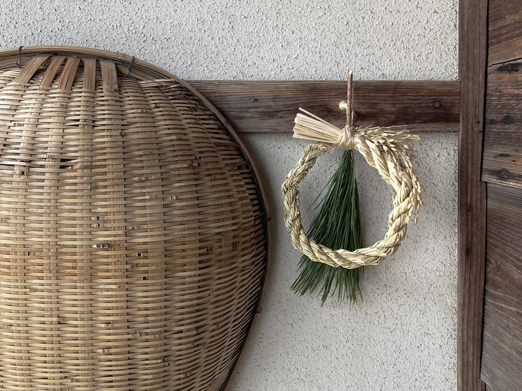 しめ縄飾り 束ねて、よじって、丈夫に もっと自然遊び ちょこっとラボ⑨ 静岡新聞DIGITAL 静岡県のニュース