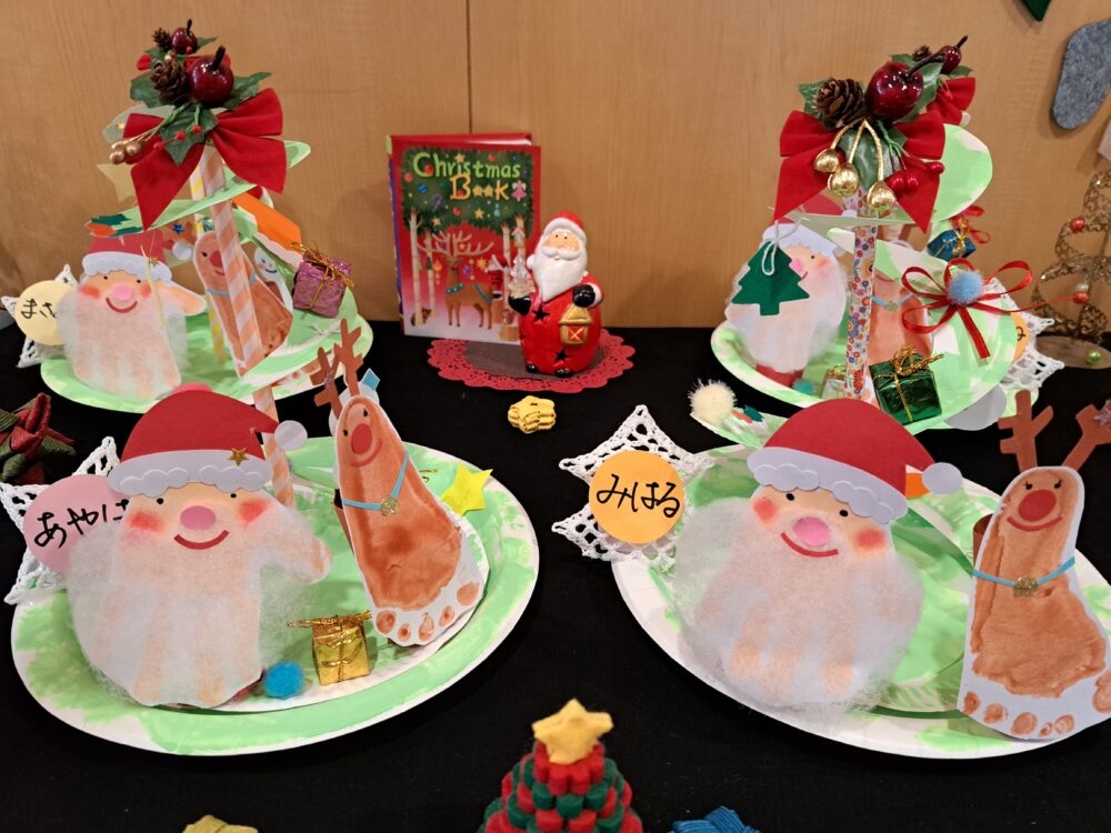 みんなの投稿 クリスマス0歳児手型・足型スタンプ保育と遊びのプラットフォーム ほいくる