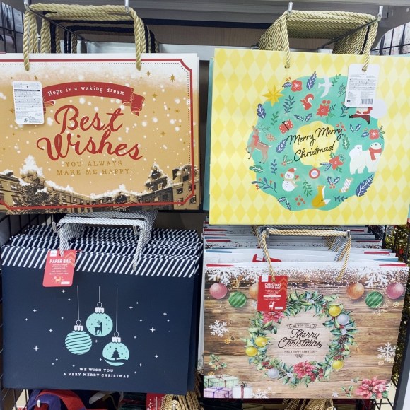 大抵の大物おもちゃはこれに入るはず🛍️✨安心袋、ダイソーで330円🎄🎁⭕️クリスマス ラッピング 袋 ダイソー ダイソー購入品ダイソー新商品ディズニー ミッキ