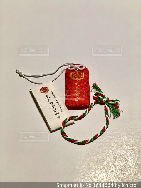 ☆。* 出雲大社縁むすびの糸縁結びの糸 お守り紅白☆。*フリマアプリ ラクマ