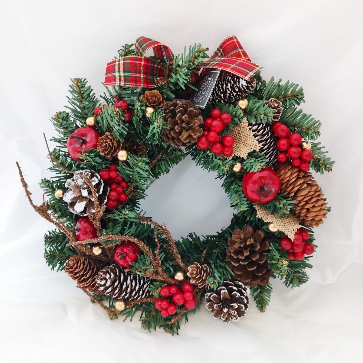 クリスマスシーズンに最適！どんぐりや松ぼっくりを使った簡単ハンドメイド♪キナリノ