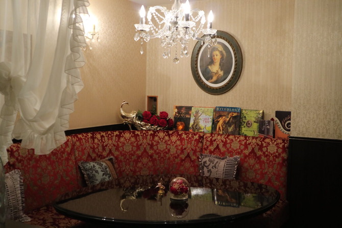 扉を開けた瞬間、私はお嬢様になる - 執事喫茶『スワロウテイル』に行ってきましたマイナビニュース