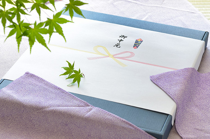 お中元とお歳暮の違いとは？ 意味や基礎知識、両方贈る方がよいのかを解説お中元ストーリーを贈ろう。高島屋のギフト高島屋オンラインストア