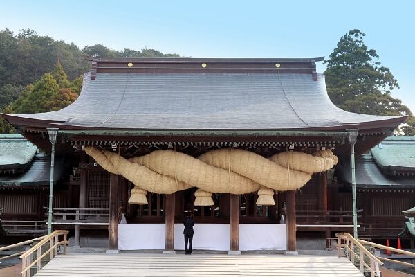 しめ縄」にはどんな意味がある？起源と由来・種類を詳しく解説