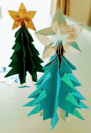 折り紙でクリスマスツリーの折り方簡単～立体的なクリスマスツリーも – Monosiri
