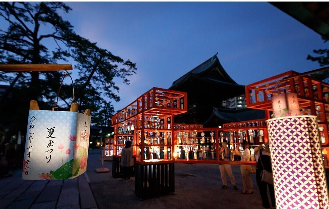 白山神社の夏詣✨🎋 夏のお花で彩られた手水舎🌻 ⁡ 七夕風鈴まつり開催中で 風鈴の音色が素敵すぎます☺️ ⁡ 白山浦瓢亭で美味しい鰻を頂き🥹夏バテを吹き飛ばしました✌️ ⁡ ⁡新潟市中央区白山神社新潟おすすめスポットパワースポット白山浦瓢亭