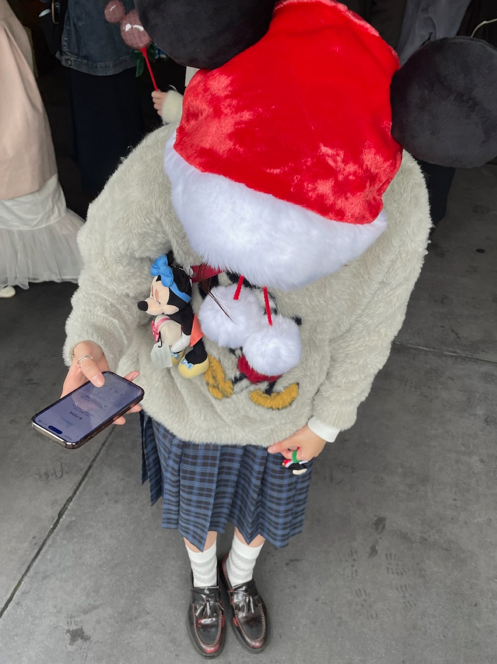 クリスマスディズニーコーデで楽しむ冬の魔法