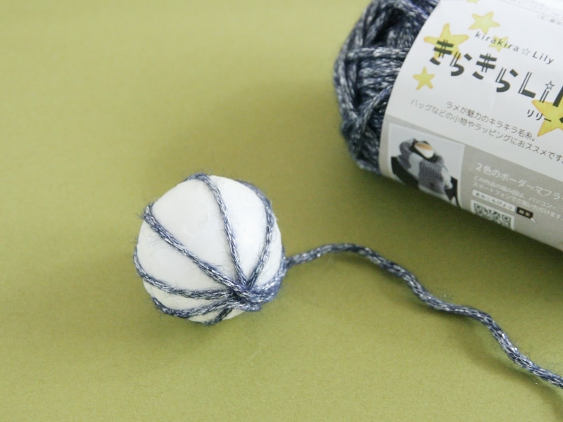 簡単可愛い 初心者さんでもできる 毛糸で作るボールのクリスマスリース 100均かぎ編み- おばちゃんでもできる