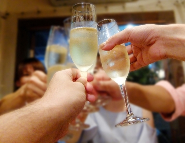 歓迎会 乾杯の挨拶はこれで決まり！カジュアルな場でも使える簡単な例文を紹介