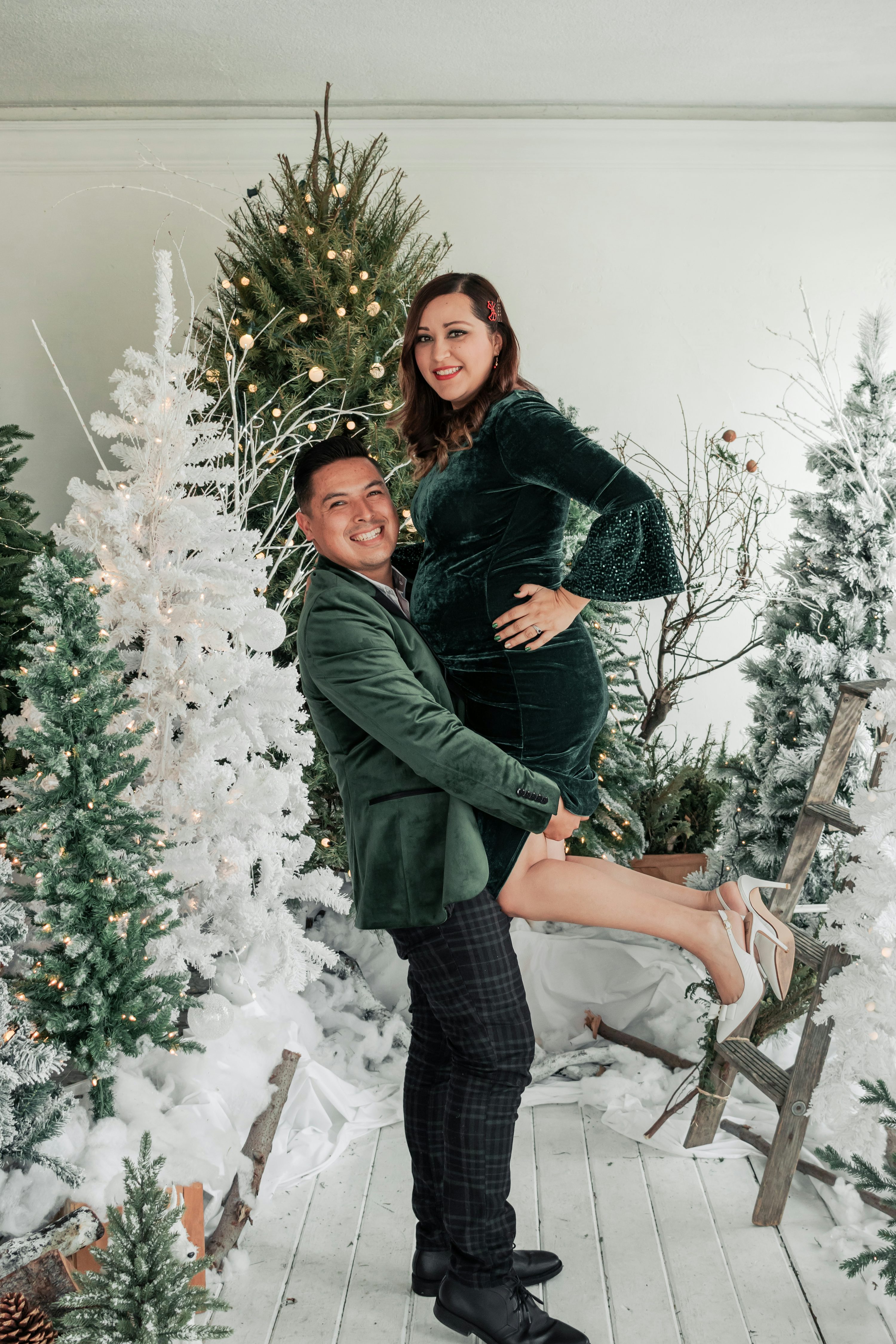 クリスマスツリーの前でインスタグラマーポーズ！？ヒロド歩美アナウンサー公式インスタグラム ＠hirodo_ayumi から。 - スポニチSponichi Annex 芸能