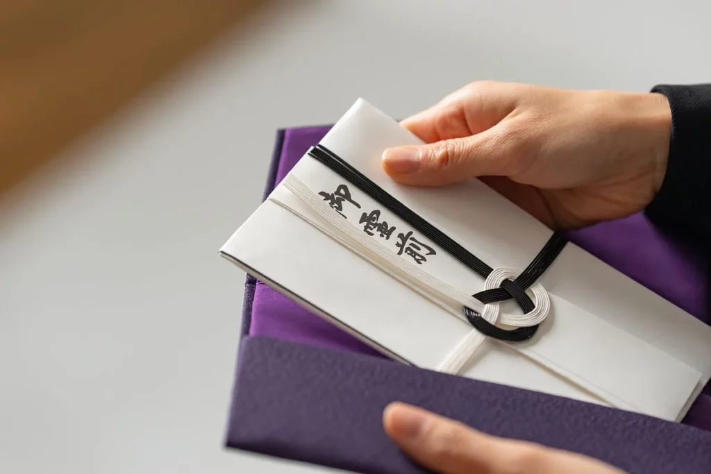 不祝儀袋の金額目安と包み方 –公式 家族葬ホール 織想