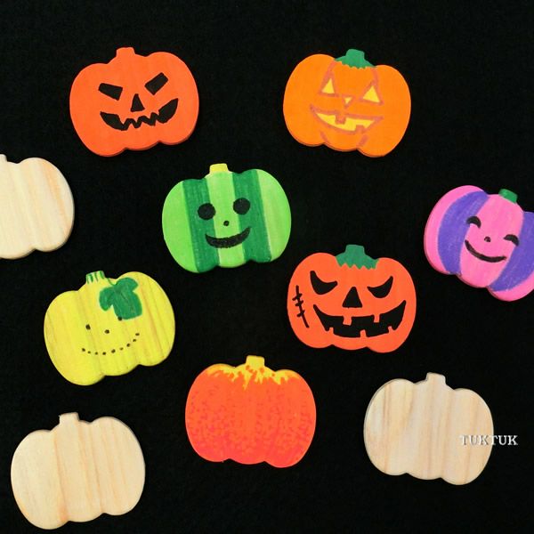 瑞穂町耕心館 瑞穂町郷土資料館けやき館 - 工作体験教室 ハロウィン ダンボール工作 ダンボールをザクザク えのぐでぬりぬり かお部分を作ります！フランケンの怪物かカボチャのどちらかを選び、申込み時にお伝えください。 からだ部分の見本を着て、写真が撮れます