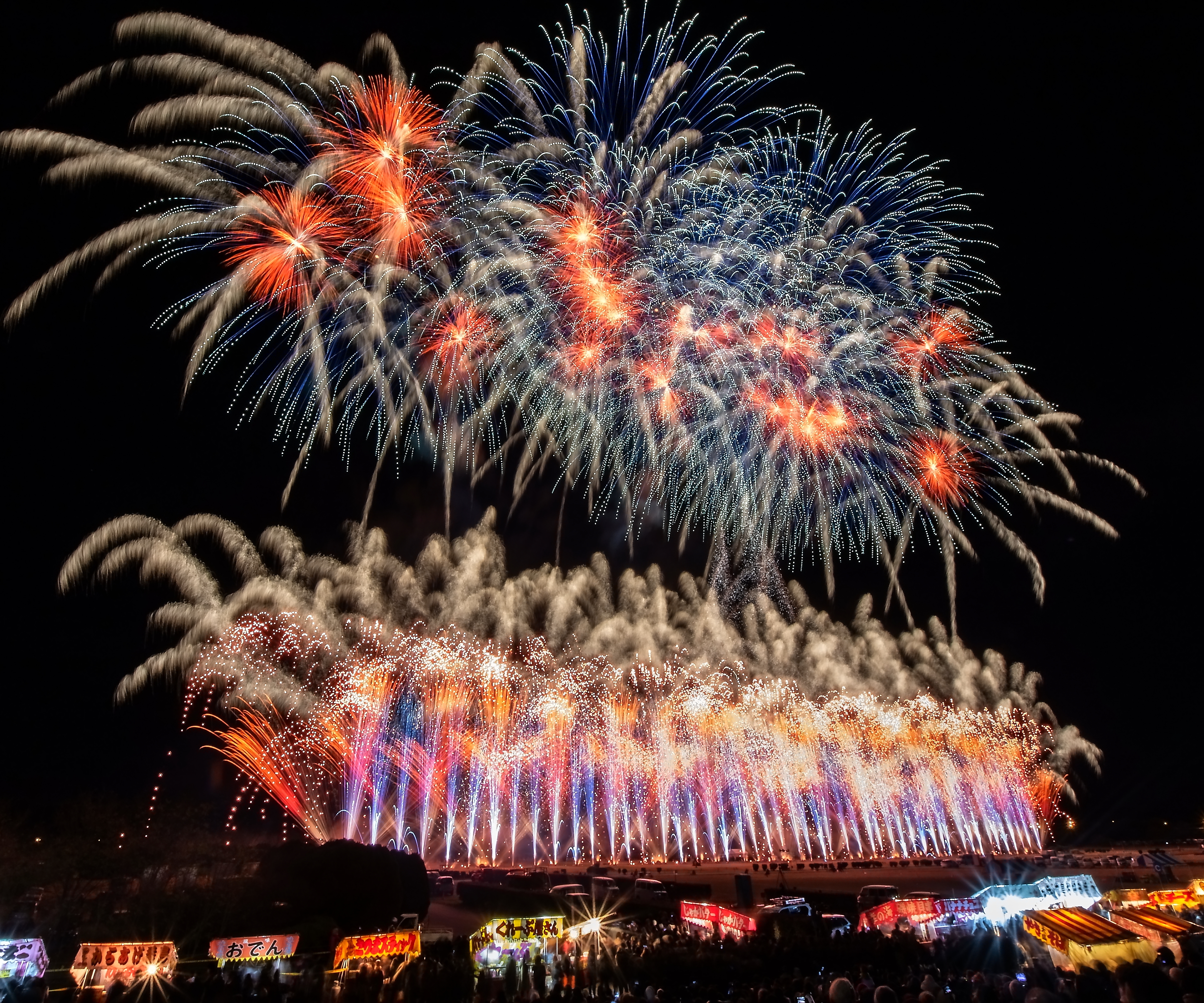 天竜川彩る大輪 中野町煙火大会：中日新聞しずおかWeb