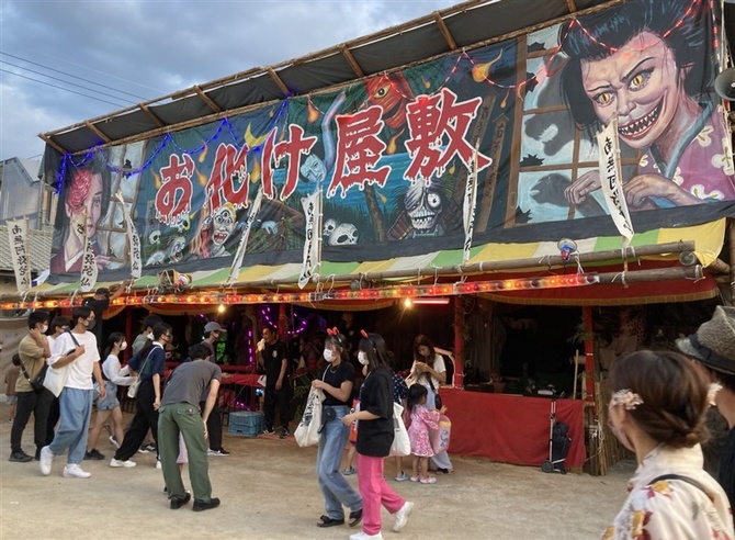 放生会の見世物小屋とは？普段目にしない興味をそそる魅力とは - Work Connection