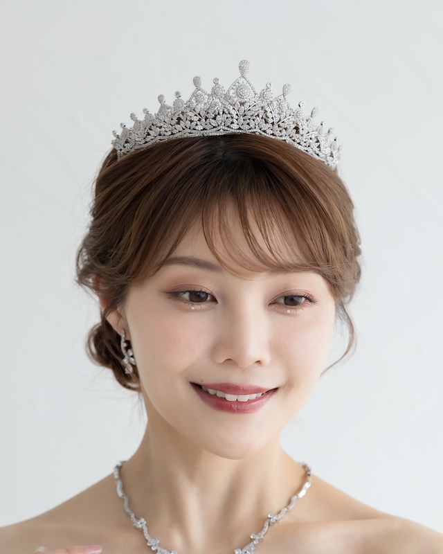 楽天市場 ステラ クラウン ・アウトレット クラウンティアラ ウェディング ウエディング ブライダル 結婚式 花嫁 王冠 ティアラ クラウンティアラ韓国 ヘッドドレス アクセサリー ヘアアクセサリー ヘッドアクセサリー 髪飾り 冠 大ぶり 豪華 前撮り 卒業式