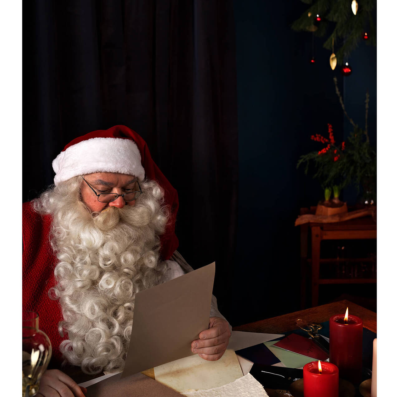 吉沢亮、橋本環奈、中川大志がサンタのボケに大慌て「フィンランド語がわかる方は!?」 写真30枚- 映画ナタリ