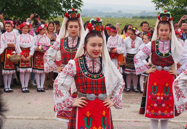 2018 ブルガリア カザンラクのバラ祭り 地球はともだちポスター展 : まゆみん MAYUMIN Illustration Arts