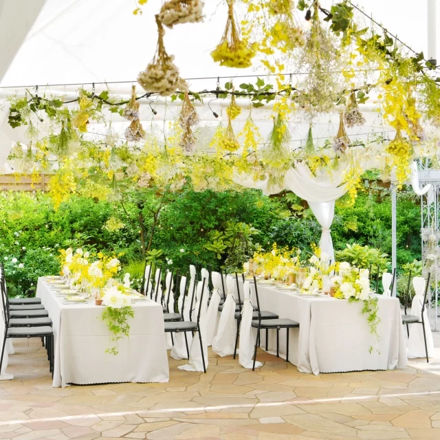 9月ゲストからの祝福あふれる結婚式公式 フェリーチェガーデン日比谷 旧公園資料館 東京での結婚式、ガーデンウエディング、テントウエディング