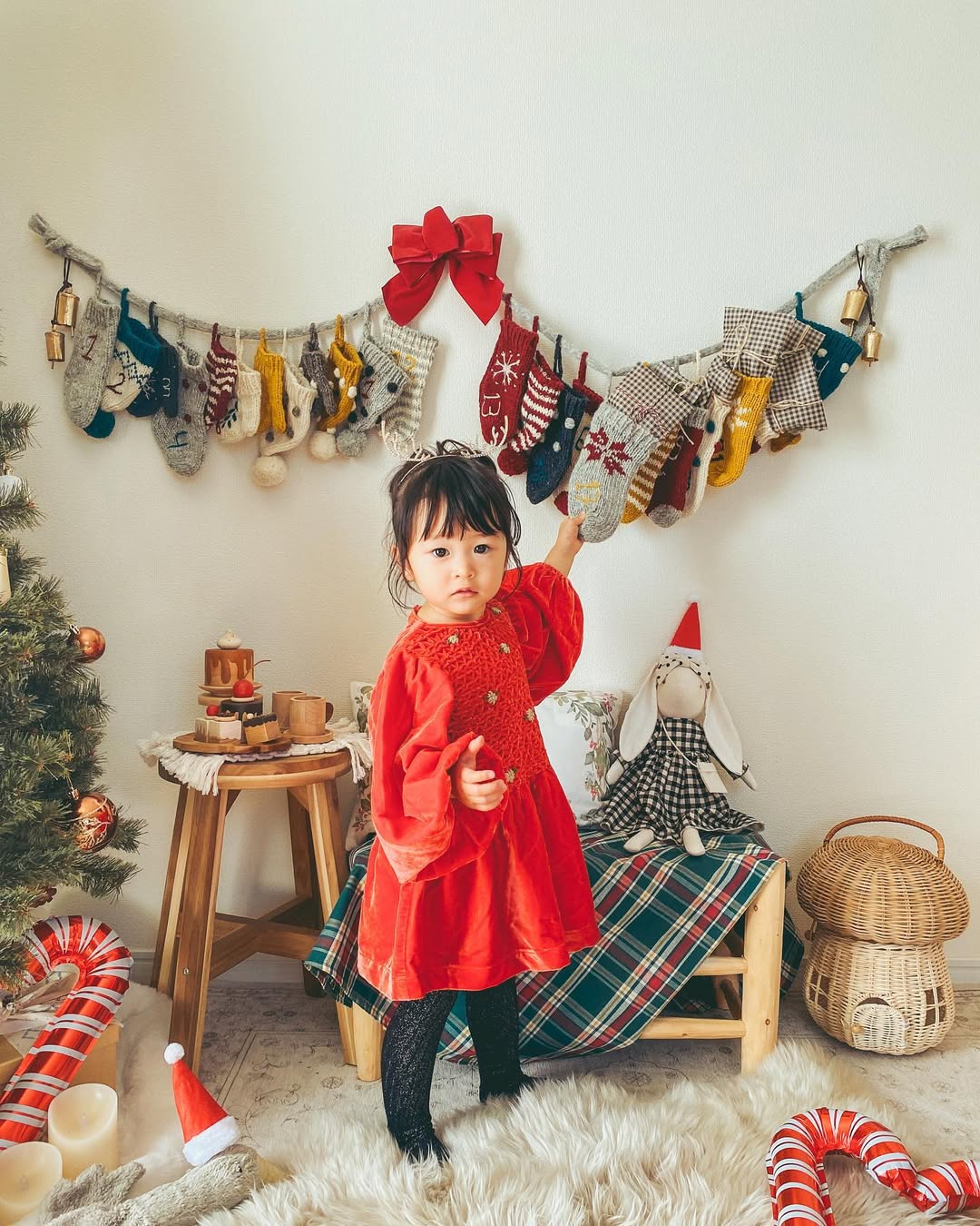 まるで天使のような可愛さ♡ ロイヤルキッズのクリスマスファッションを総覧